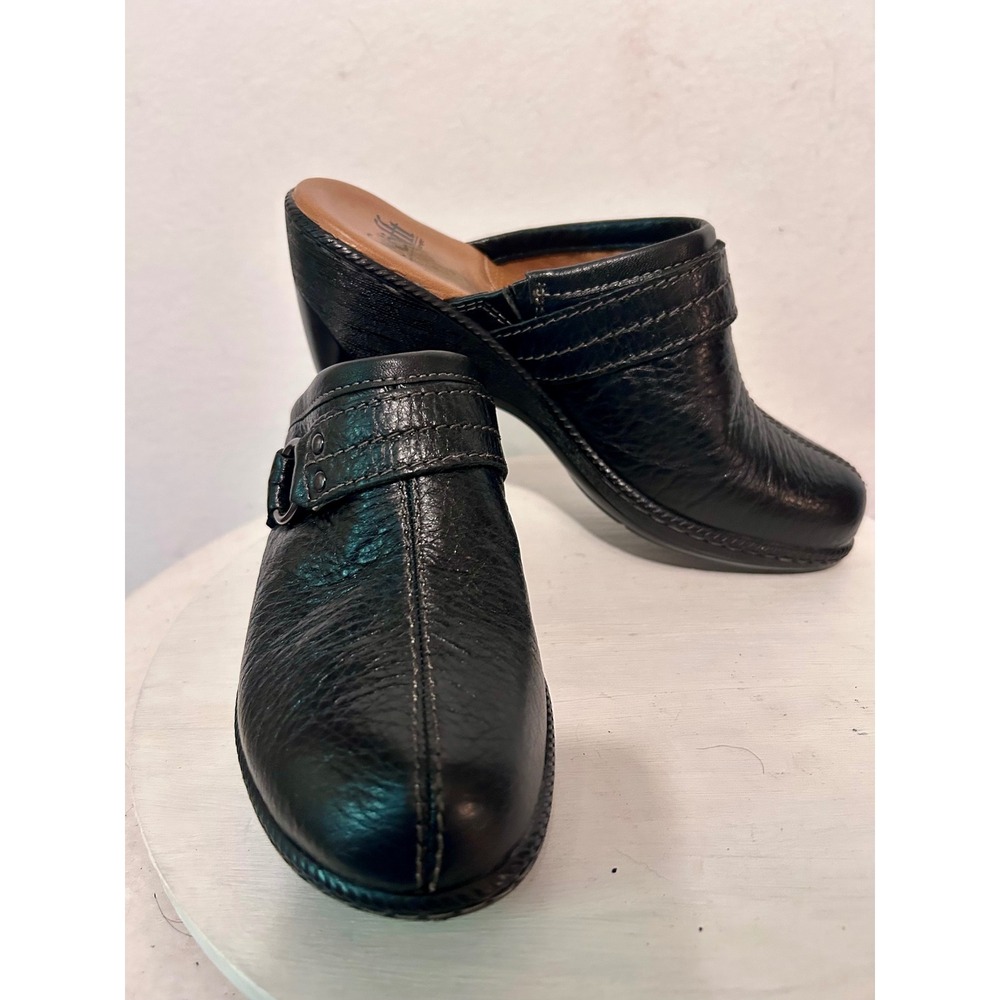 Sofft Womens Black Leather Clogs Mules Harness Ring Wedge Heels 7M 1062701